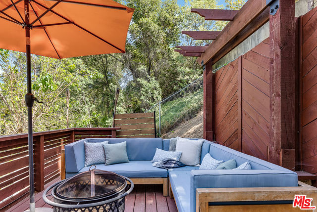 1355 Columbia Drive, Glendale CA: https://media.crmls.org/mediaz/186cc9b7-f0e3-4012-9b4a-d7954ce3b274.jpg