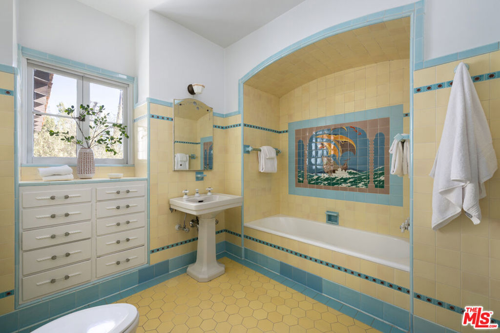 MLS #25500425 image #25