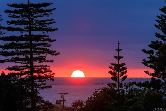 2744 Carlsbad Blvd., Carlsbad CA: https://media.crmls.org/mediaz/186da6b5-c35e-45a8-98cc-e69e0361fdb5.jpg