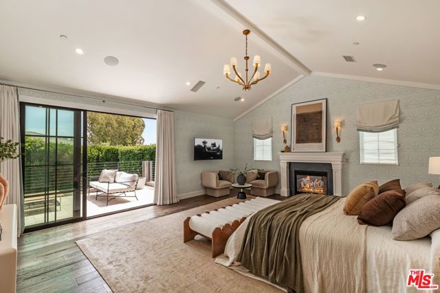 116 S Carmelina Avenue, Los Angeles CA: https://media.crmls.org/mediaz/186e8ecf-d52d-4405-a062-d6cced365fbe.jpg