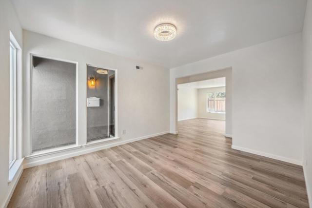 700 Gull Avenue, Foster City CA: https://media.crmls.org/mediaz/186ecc21-6499-4e8a-8cda-4a35508b11c7.jpg