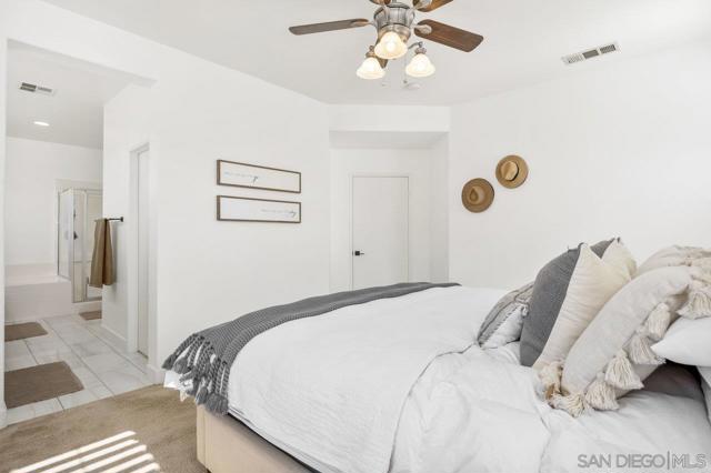 Image 26 of 41 For 26849 Silver Spur Ct