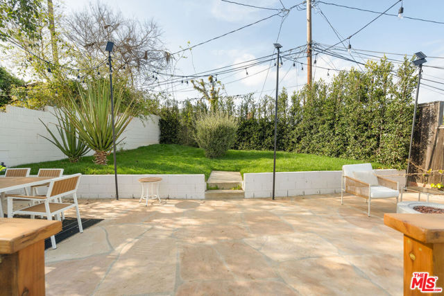 4405 Springdale Drive, Los Angeles CA: https://media.crmls.org/mediaz/186fdb7e-c4df-4eee-9a36-150f2775ed5f.jpg