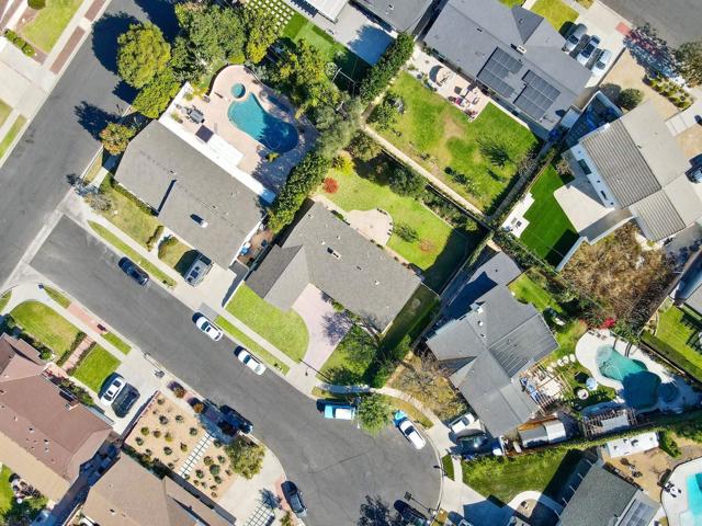 Detail Gallery Image 35 of 36 For 1860 Guilford Cir, Thousand Oaks,  CA 91360 - 3 Beds | 2/1 Baths