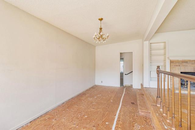 2643 Garfield Street, San Mateo CA: https://media.crmls.org/mediaz/18701830-4d7a-4b08-8205-42d247f43dde.jpg