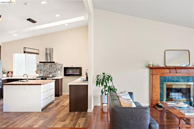 Image 17 of 60 For 6065 Dimm Way