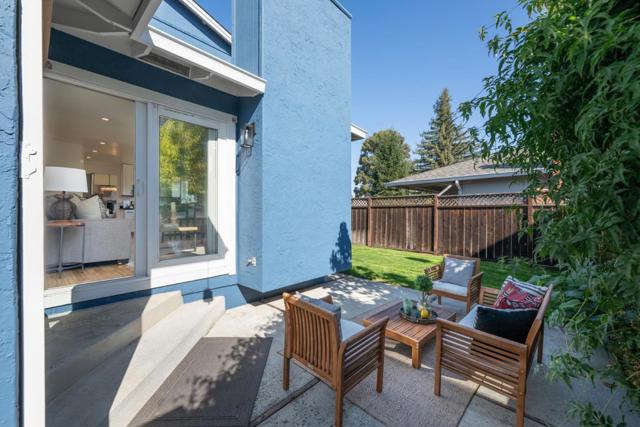 1035 Valota Road, Redwood City CA: https://media.crmls.org/mediaz/1870b5cf-0753-4062-86d3-9ae0b5a5d1bb.jpg