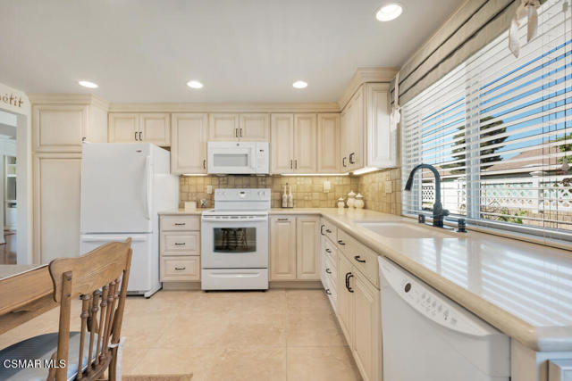 31328 Village 31, Camarillo CA: https://media.crmls.org/mediaz/18713bbd-0c67-4b38-a642-bf5746461cc7.jpg