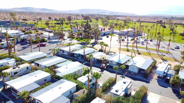16400 Bubbling Wells Rd Road, Desert Hot Springs CA: https://media.crmls.org/mediaz/1872f192-ff03-40d6-bbfd-34e82624e133.jpg