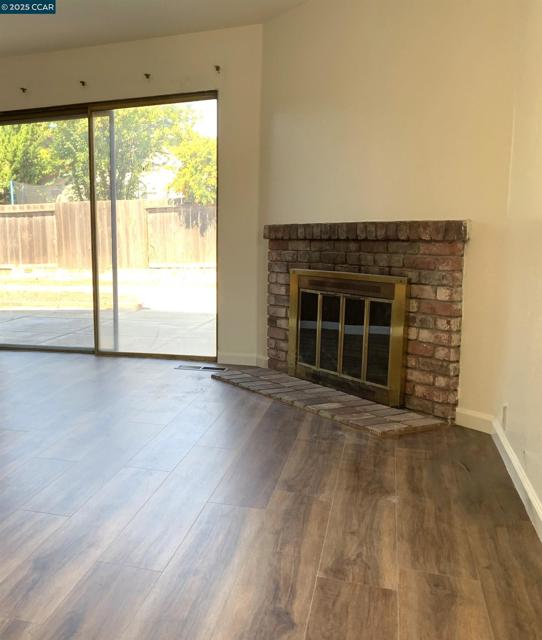 Image 11 of 37 For 2471 Columbine Drive