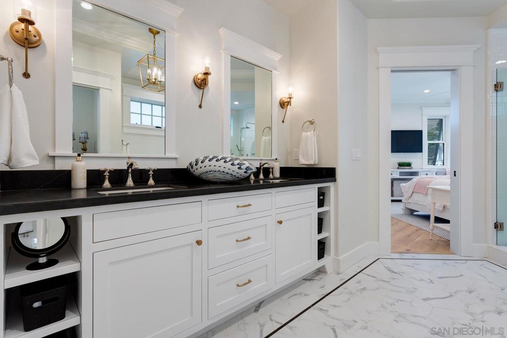 MLS #250017622SD img 18