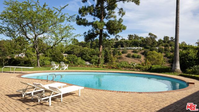 5 Caballeros Road, Rolling Hills, California 90274, 2 Bedrooms Bedrooms, ,3 BathroomsBathrooms,Residential,Sold,Caballeros,25585033