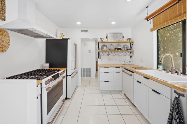 2440 S Linden Way #B, Palm Springs, CA 92264