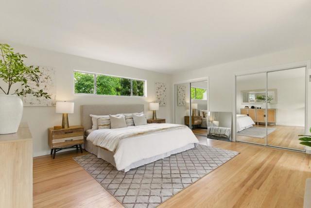 279 Oakhurst Place, Menlo Park CA: https://media.crmls.org/mediaz/187678bd-4fea-49dc-b1a0-d87c76c61ffd.jpg