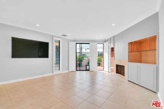 7301 Vista Del Mar, Playa del Rey CA: https://media.crmls.org/mediaz/1876bb9f-34f9-4f0c-8827-d5c9c46c1bff.jpg