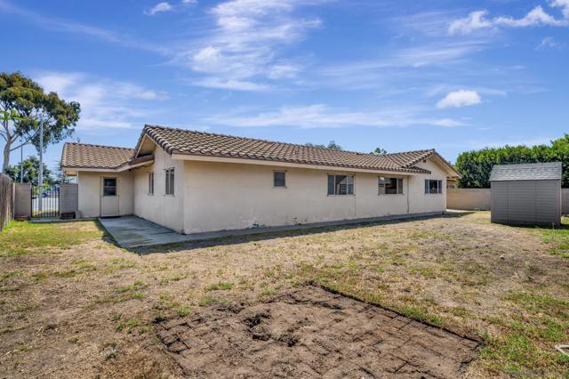 8838 La Jolla Scenic Dr N, La Jolla CA: https://media.crmls.org/mediaz/1876ee82-d366-474d-8d82-e37073eb2f40.jpg