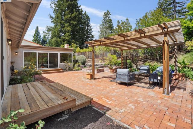 643 Contada Cir, Danville CA: https://media.crmls.org/mediaz/18772b3b-94d7-4919-8975-f6acd46137e3.jpg