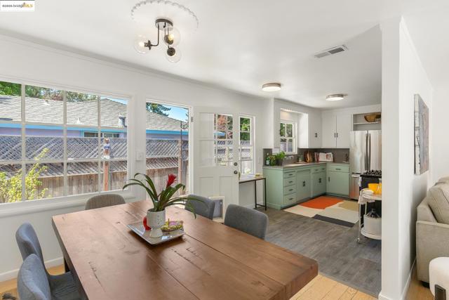 298 Grizzly Peak Blvd, Kensington CA: https://media.crmls.org/mediaz/18776f29-fec0-42ea-ad45-1df2a9511be2.jpg