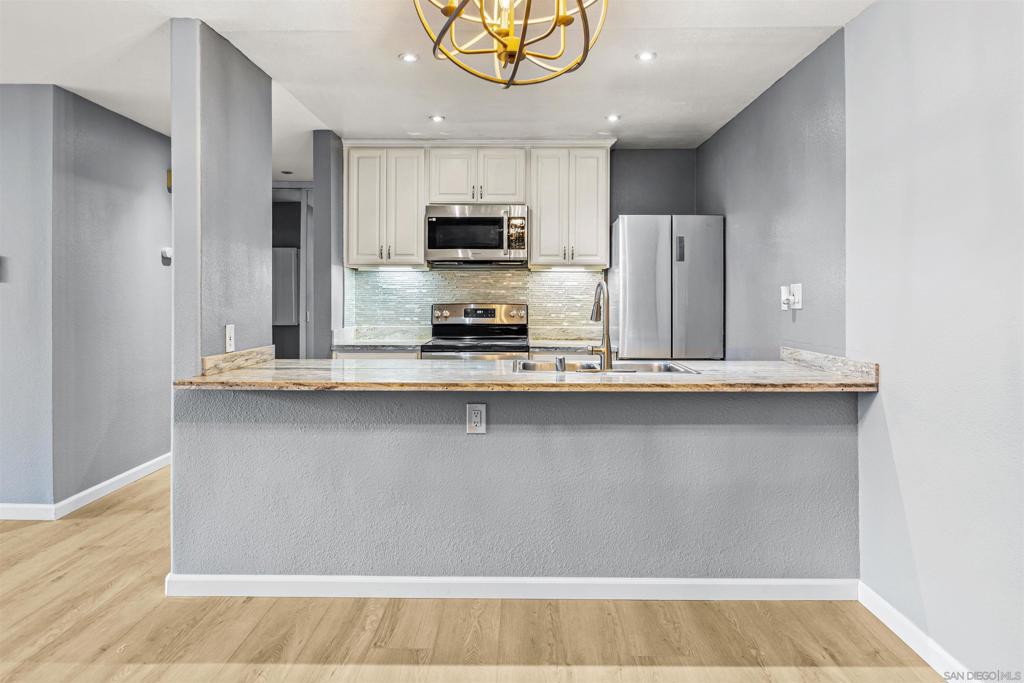 8324 Regents Rd - photo 5