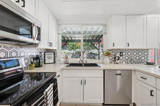 Image 18 of 69 For 10812 Elderwood Ln
