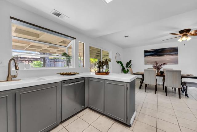 5665 Comanche Drive Drive, San Jose CA: https://media.crmls.org/mediaz/18789e27-8714-448b-aa19-cff2d92b1413.jpg