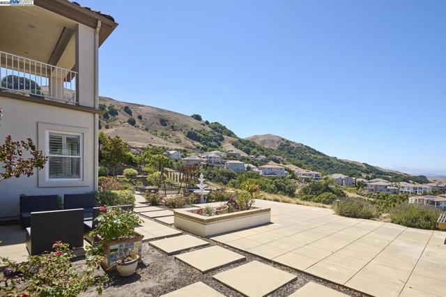 3272 Ashbourne Cir, San Ramon CA: https://media.crmls.org/mediaz/1878ccf2-36c1-4011-9880-d926cb8e34fd.jpg