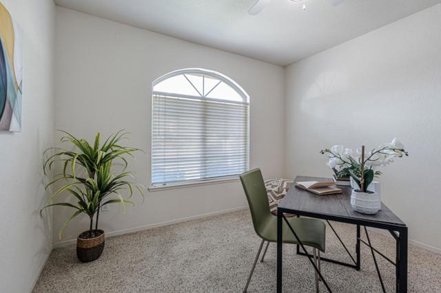 1519 Tamara Court, Escalon CA: https://media.crmls.org/mediaz/1878d3bb-0a54-4103-8b95-6adb61abf130.jpg
