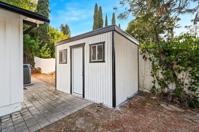 3918 Calavo Dr, La Mesa CA: https://media.crmls.org/mediaz/1878fbe9-596c-48ae-8866-dd80914b4818.jpg