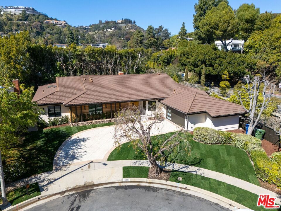 10001 Sundial Lane