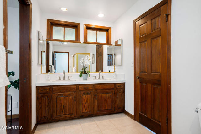 2457 Angelo Drive, Los Angeles CA: https://media.crmls.org/mediaz/18795bb7-eff2-45d0-8d9e-1bef2a49957e.jpg