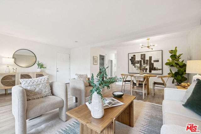 5003 Stoney Creek Road, Culver City CA: https://media.crmls.org/mediaz/1879d52c-e3a3-4f69-af0a-24cc57160321.jpg