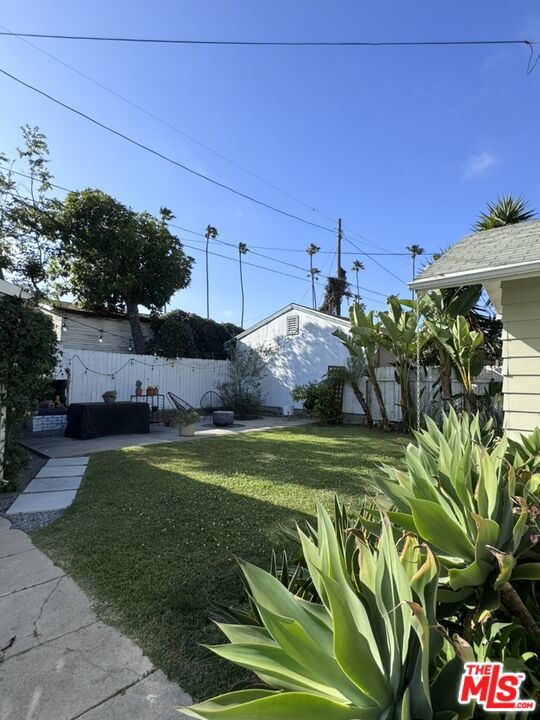 2331 Hillcrest Drive, Los Angeles, California 90016, 3 Bedrooms Bedrooms, ,2 BathroomsBathrooms,Single Family Residence,For Sale,Hillcrest,24399877