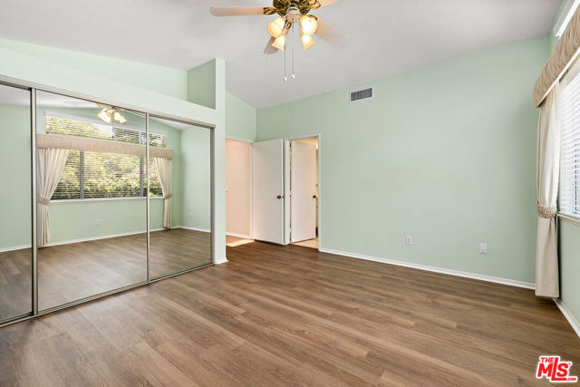27050 Riversbridge Way, Valencia CA: https://media.crmls.org/mediaz/187a6f0a-3e25-4262-af64-dd97f1020a9f.jpg