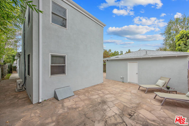 210 S Bundy Drive, Los Angeles CA: https://media.crmls.org/mediaz/187a78cd-9e29-4323-b28c-32add78aa614.jpg