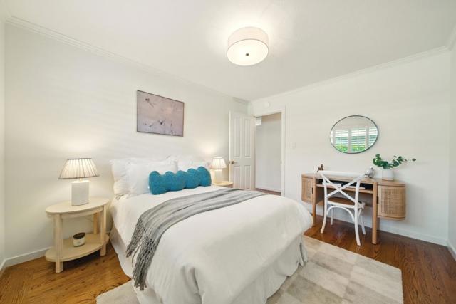 263 W Oakwood Boulevard, Redwood City CA: https://media.crmls.org/mediaz/187b4b69-c292-47ea-bd09-e7a9406da6bf.jpg