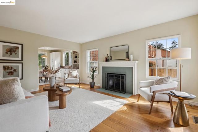 1511 Rose St, Berkeley CA: https://media.crmls.org/mediaz/187c4680-63f9-4a59-b7f1-0de832b1c575.jpg