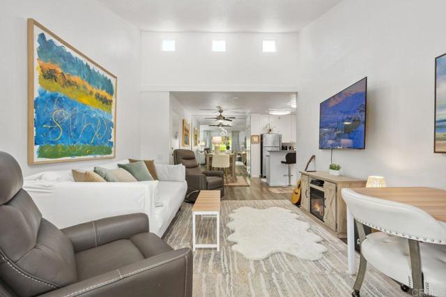 Image 4 of 36 For 1885 Diamond Street 329