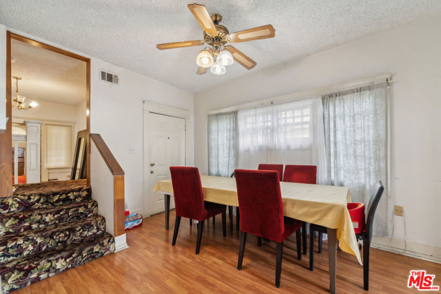 1946 S La Salle Avenue, Los Angeles CA: https://media.crmls.org/mediaz/187d0558-cad2-4452-b13d-75d4a0f5ac81.jpg
