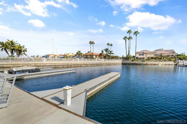 85 Catspaw Cpe, Coronado CA: https://media.crmls.org/mediaz/187d9675-1763-4d08-b244-b1918ba2abef.jpg