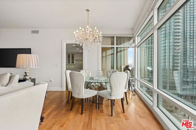 1 W Century Drive, Los Angeles CA: https://media.crmls.org/mediaz/187e0661-1471-4cc8-a291-d9509c383756.jpg