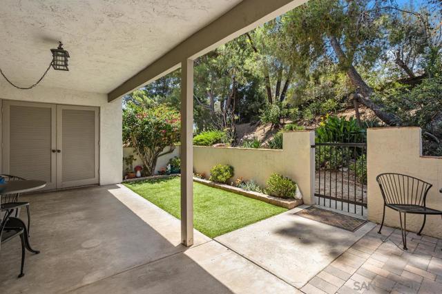 12007 Caminito Campana, San Diego CA: https://media.crmls.org/mediaz/187e61d0-03eb-4566-b635-10511312a4c8.jpg