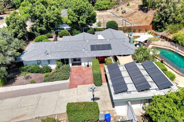 11668 Altoona Dr, El Cajon CA: https://media.crmls.org/mediaz/187e8521-cbda-43dc-9808-39eca361304e.jpg