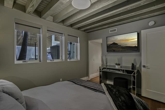 Image 19 of 36 For 336 Gravilla Street