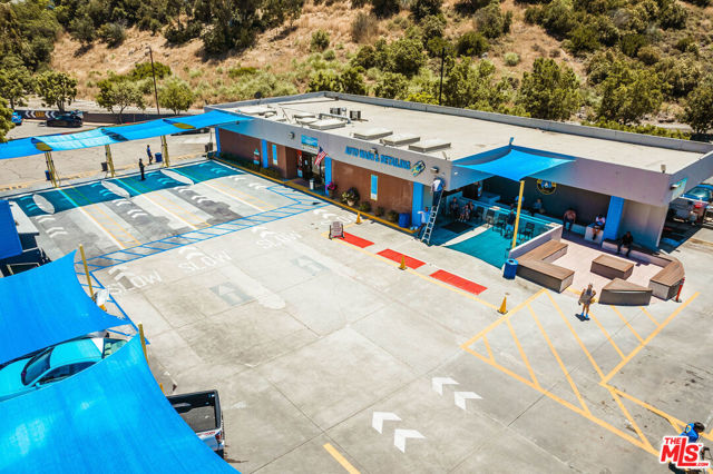 23156 Los Alisos Boulevard, Mission Viejo CA: https://media.crmls.org/mediaz/187edc78-a9af-41db-8b97-605ea0b4cbcf.jpg