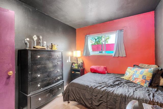 78 Sherwood Street, Chula Vista CA: https://media.crmls.org/mediaz/187eea2a-b7b9-4b30-a180-ff71f234fe50.jpg