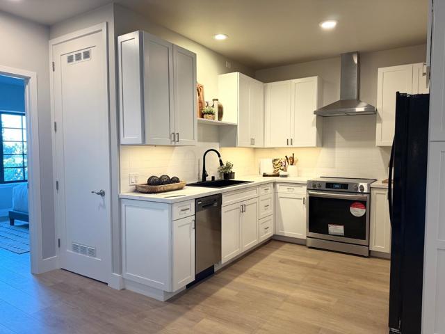 400 San Benito Street, Hollister CA: https://media.crmls.org/mediaz/187f7a45-c555-4b57-a94f-5bf39e292879.jpg