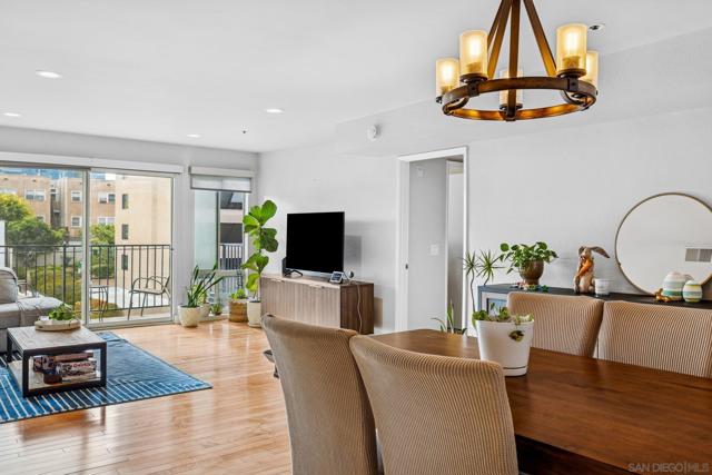 2568 Albatross St, San Diego CA: https://media.crmls.org/mediaz/187f855c-dde2-4014-92d0-e22169120f57.jpg