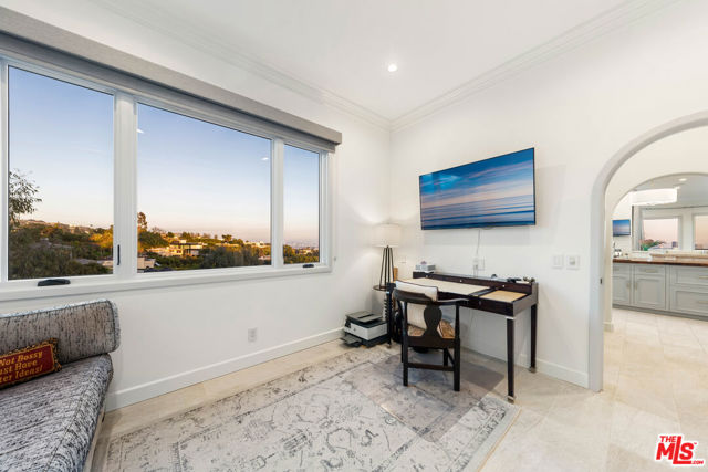 1380 Summitridge Place, Beverly Hills CA: https://media.crmls.org/mediaz/1880ad9c-0047-4384-9a39-e1056c988415.jpg