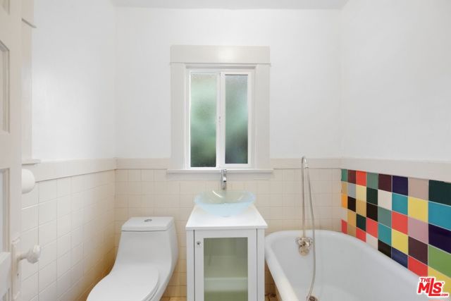 501 Bay Street, A photo 11