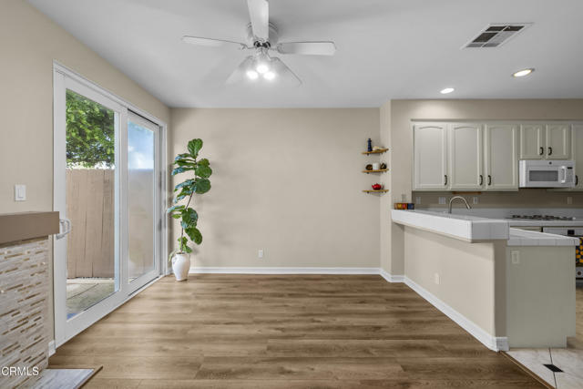 Detail Gallery Image 10 of 48 For 5297 Paseo Ricoso, Camarillo,  CA 93012 - 3 Beds | 2/1 Baths